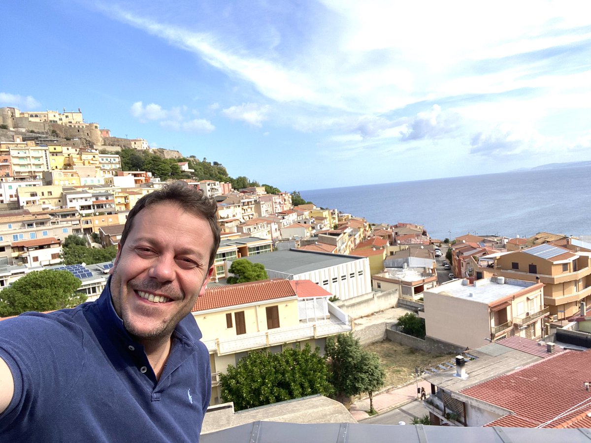 eugenio_zoffili's tweet photo. Quanto è bella la Sardegna?
Buon inizio settimana da Castelsardo.
Cuore e vento ❤️
-
#castelsardo #sardegna #tralagente #cuoreevento https://t.co/bVatupIjCT