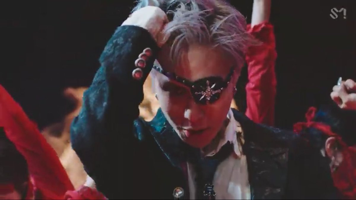 Indahpsr's tweet photo. 'Criminal'
#TAEMIN_CRIMINAL 
@SHINee 
SO SEXY 😩😍 https://t.co/smQ1kQ4ALD