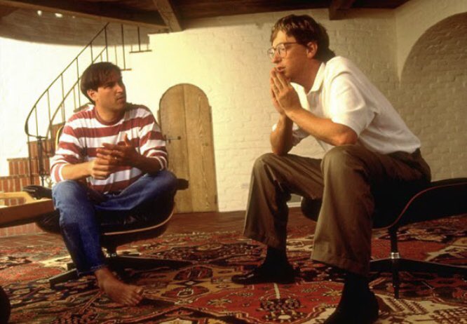 Steve Jobs (gauche) et Bill Gates (droite) 