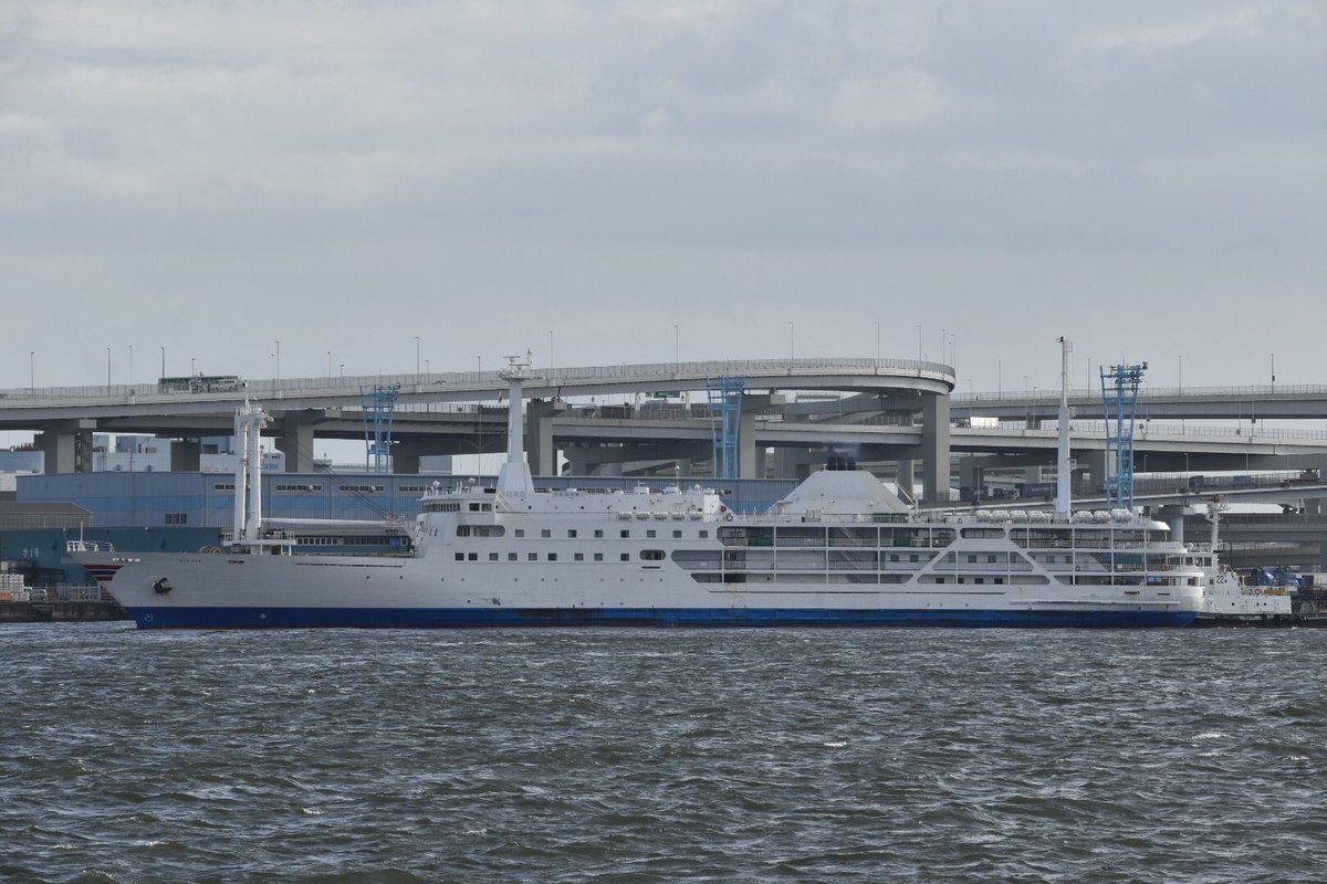 camel_ys's tweet photo. 2020.9.7 横浜港大黒ふ頭
元東海汽船さるびあ丸2改めBAY ONE
シンガポールへ向け出港。
U.W https://t.co/GKKgsYpq1U