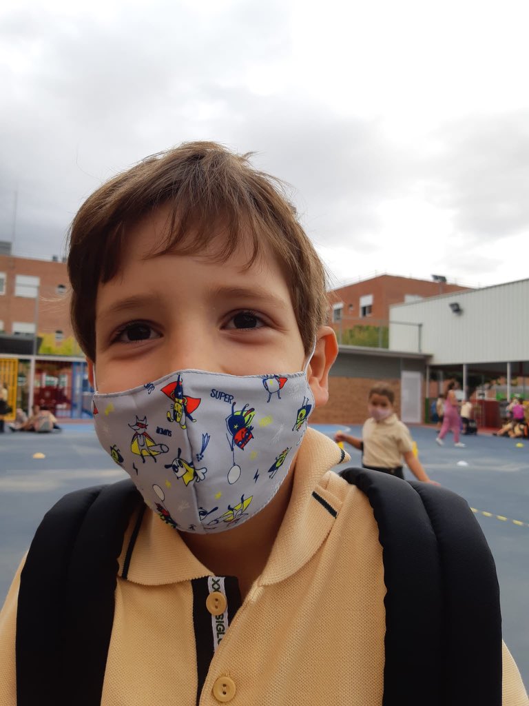Han sido unos auténticos héroes aguantando el confinamiento, sin ir al cole en 6 meses.Hoy esos superpoderes también adornan sus mascarillas