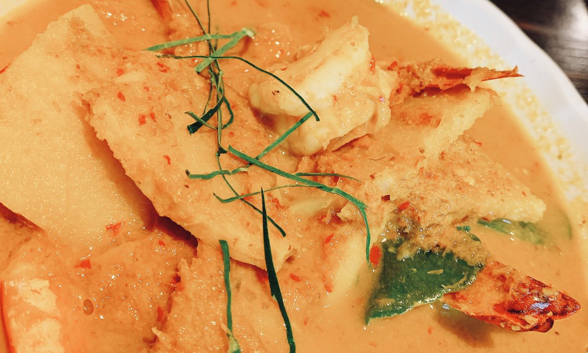 studio2702's tweet photo. รายการอีอ้วนชวนแดกวันนี้ค่ะ พาไปกินอาหารไทยที่ร้าน #ศรีตราด อยู่ในซอยสุขุมวิท 33 เข้ามาเกือบสุดซอยเลย ร้านจะอยู่ทางขวามือ ป้ายแดง ๆ หาไม่ยาก วันนี้สั่งมา 4 รายการ ชอบบนเมนูมาก เขาไว้เขียนว่า #วัสสานฤดูอาหารที่ศรีตราด — I'm at #SriTrat in Watthana, Bangkok https://t.co/4jtDWATBBB https://t.co/Ugdsfu3Ori
