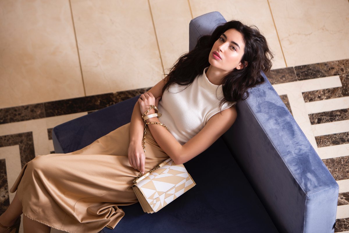 onesixonebag's tweet photo. Our new collection is finally out! We are really excited to introduce " Bags Beyond Hormazd Narielwalla" . Already available at https://t.co/U154Rses1U https://t.co/vGOJOCtfQk