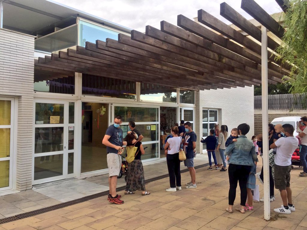 ajAltafulla's tweet photo. 😊 Les llars d'infants municipals Francesc Blanch i Hort de Pau han començat avui el curs escolar amb normalitat a les aules i amb totes les mesures de seguretat per la #COVIDー19 gràcies a totes les professionals que ho fan possible i que fan que tot sigui més fàcil 👏👏👏 https://t.co/1E7xNdzNYO