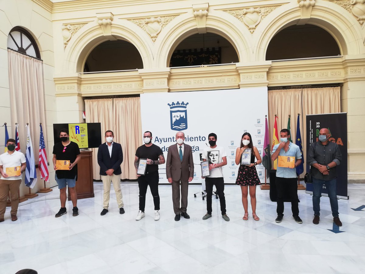 MalagaJuventud's tweet photo. 🎸🎼 El alcalde @pacodelatorrep y nuestro concejal @Luis_Verde han entregado hoy los premios a los ganadores de la Muestra de Rock de #MálagaCrea20 

1º @Mitad_Doble 
2º Maenoba
3º @doubleglez 

Mención especial 
@TobaGutierrez 
Orilla Sur
@EndlessInsideSP 

¡Enhorabuena a tod@s! https://t.co/wrpTEyxLuj