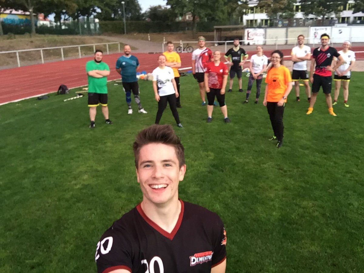 Sonntagstraining
#quidditch #Quidditch #quidditchgermany #djkbingenbüdesheim #djkfamilie #training #train #sport #sports #bingen #bingenamrhein #sonntag #sundayfunday #SundayMotivation #teamselfie