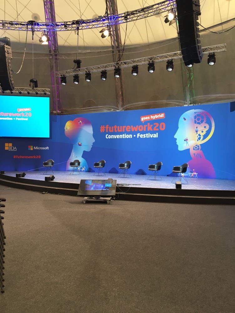 kampinger's tweet photo. Vorbereitung auf dem EUREF Campus läuft! #futurework20 #DieBDA https://t.co/s7C5gfwEJu
