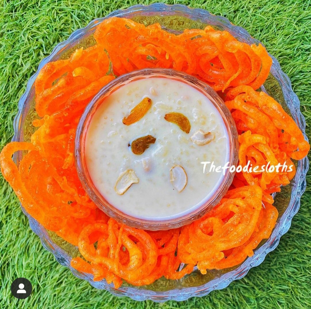 Kheer jalebi😻😻🤩 #desi #Quarantine #Trending #foodie #food #foodblogger #Blog #ArtistoftheSummer #GIDLE #HowYouLikeThat #coronavirus #mondaythoughts #MondayMotivaton #Monday #StayHome #StaySafeStayHealthy @WaasiJaipur @jaipur_blogger @jaipurblogger @prachijodha96 @cityofjaipur