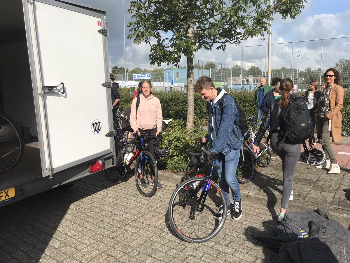 DaVinciPSG's tweet photo. De Pyreneeën Challenge helaas afgelast, als vervanging 3 dagen fietsen in Limburg. @Ride4kids  opbrengst voor onderzoek naar medicijn voor enrgiestofwisselingsziekten bij kinderen. Opbrengst door BSM klas 25.500 euro. Nu als tegenprestatie voor alle sponsoren zelf aan de bak. https://t.co/zG0gOP2QWp