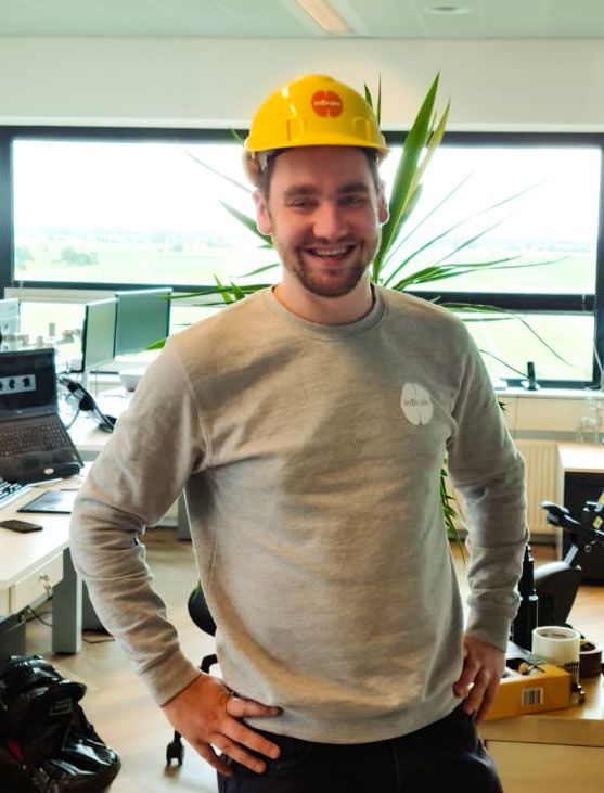 Bye bye Boy van Arkel... Onze designer is vorige week vertrokken naar Beiroet. Hij volgt zijn hart en gaat daar aan de weg timmeren. Boy heeft aan hele mooie projecten gewerkt, daarom zullen we hem zeker gaan missen. Wie ons designteam komt versterken? Dat zie je binnenkort.