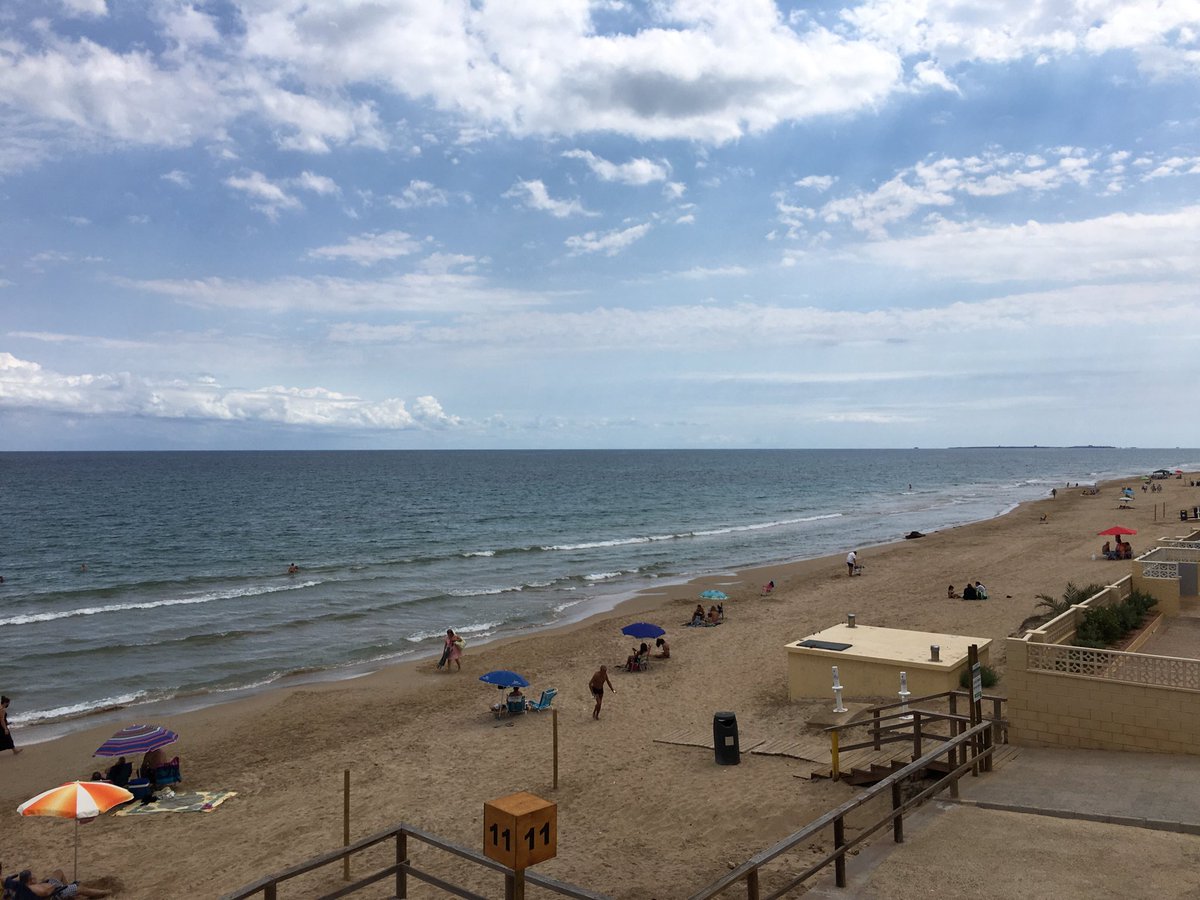 alicantinismo's tweet photo. 🔵Setembre, terra tranquila

#ArenalsDelSol https://t.co/Q3QGZwNn9i