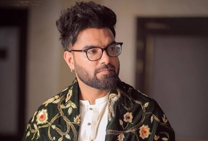 ch5_bilal's tweet photo. Garbage of the year award goes to #YasirHussainIsTheRealGarbage https://t.co/OpqMV4ctZD