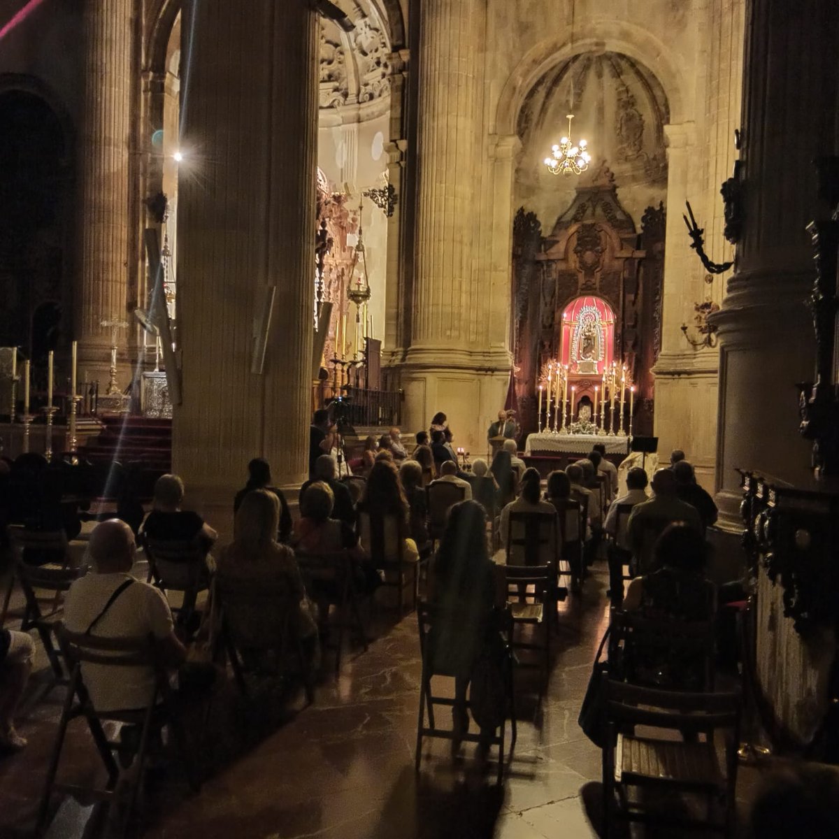 hcabezaronda's tweet photo. Mañana martes, a las 20:00h.  en la Iglesia Santa María la Mayor, ante el altar de Nuestra Señora de la Cabeza, celebraremos una Eucaristía en honor a la Natividad de la Virgen María. 
Os esperamos a todos. https://t.co/Q7aGCIdSaK