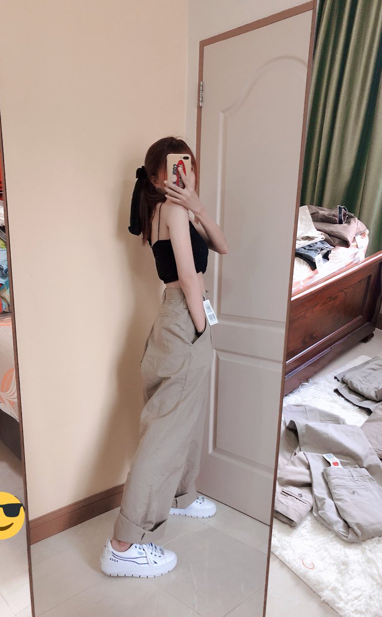 yoxrgravity's tweet photo. บอกต่อกระจกเต็มตัวในShopee ที่เต็มตัวจริงๆไม่จกตา ขนาดใหญ่ 50*160 cm. ส่องแล้วหุ่นดีเว่อ แค่ 599 บาทอะ ถูกมากก ถ้าไม่ได้อันนี้คือเราตัดใจไปซื้อของ ikea แล้ว https://t.co/lKcCmSPC3Y