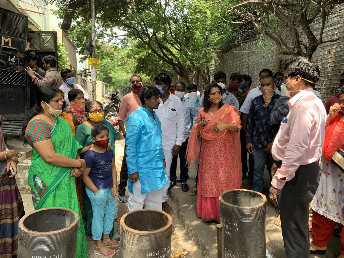 gadwalvijayainc's tweet photo. Inaugurated sewerage line works along with @HMWSSBOnline officials at road no 13 from Nagulamma temple to the Irrigation department building.
#sewerageline #NBNagar #banjarahillsdivision #GHMC
@trspartyonline @GHMCOnline @HCorporaters https://t.co/9c7KhHkuMs