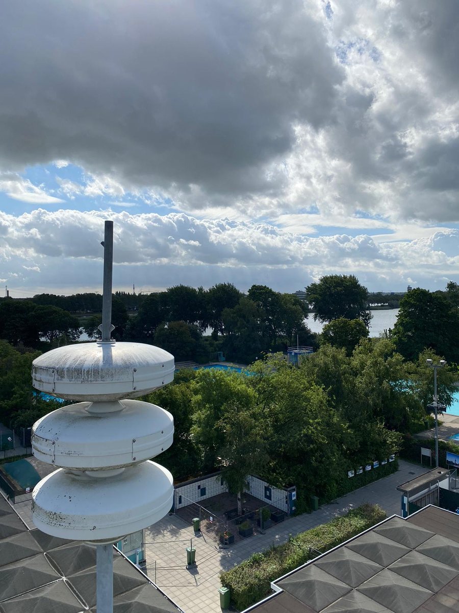 Elke eerste maandag van de maand word landelijk het luchtalarm getest om 12.00. Hoor jij het alarm gaan? Test dan gelijk even je rookmelders in huis. Dan weet je gelijk of deze nog werken. 
.
.
#Kazernevictoraa #Brandweeraa #Rookmelder #brandveiligleven #Brandweer #020oost #fire