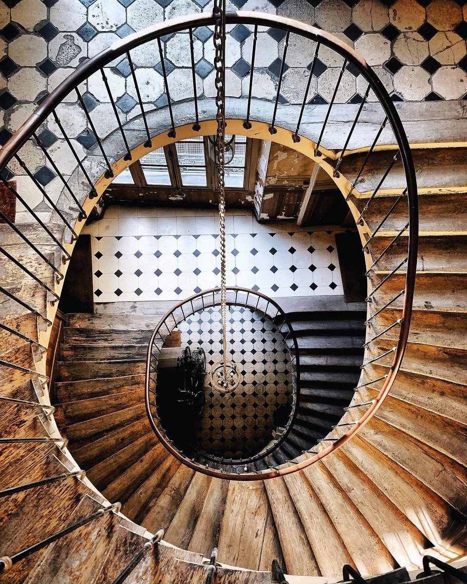 hipparisblog's tweet photo. The beauty!
Photo: @amauryzep
#parisstairs #parislife #parisliving #parislove #hipparis #lesescaliers #oldstone #spiralstairs https://t.co/A1AtOwf5E5