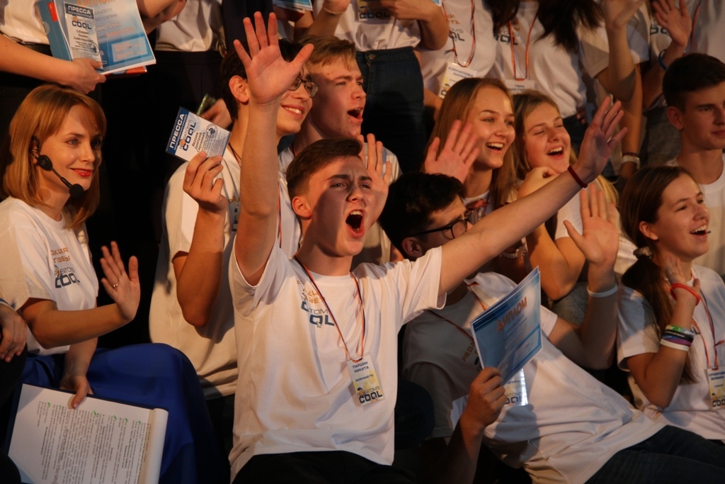 RosatomSchool's tweet photo. Город #Лесной Свердловской области и проект #ШколаРосатома приглашают принять участие в Конкурсе-фестивале юных журналистов «#RosatomsCOOL: продвижение».
Ознакомиться с Положением и узнать подробности можно по ссылке:
https://t.co/yNDoH9ZQr6 https://t.co/rn7WNdJaCI