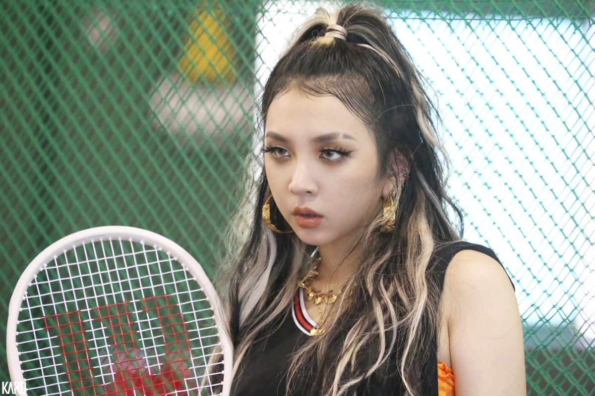myswagjiwoo's tweet photo. KWAVE X &amp; JIWOO behind photos 🥰. [4]

#KARD #카드 #JIWOO #전지우 
#KWAVEX https://t.co/ktaATEEhYD