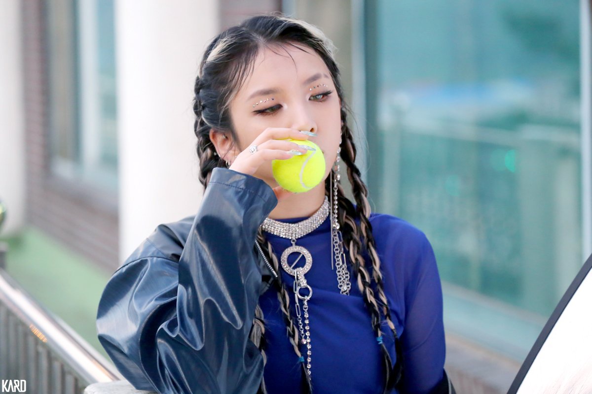 myswagjiwoo's tweet photo. KWAVE X & JIWOO behind photos 🥰.
#KARD #카드 #JIWOO #전지우
#KWAVEX https://t.co/Wjsup4NWNB