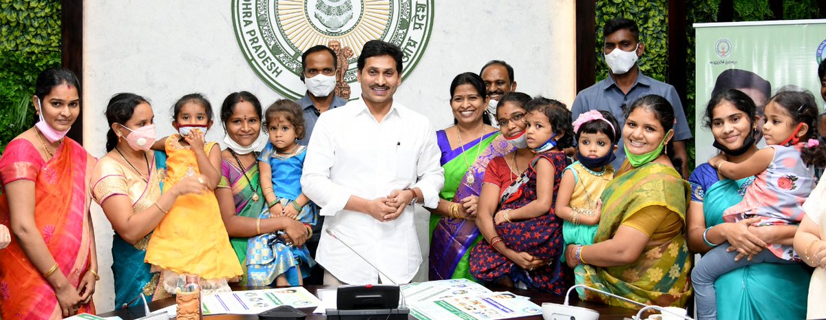TanetiVanitha's tweet photo. వైఎస్‌ఆర్‌ సంపూర్ణ పోషణ..
#YSRSampoornaPoshana #tanetivanithaysrcp @TanetiVanitha https://t.co/QkRvZcxCvA