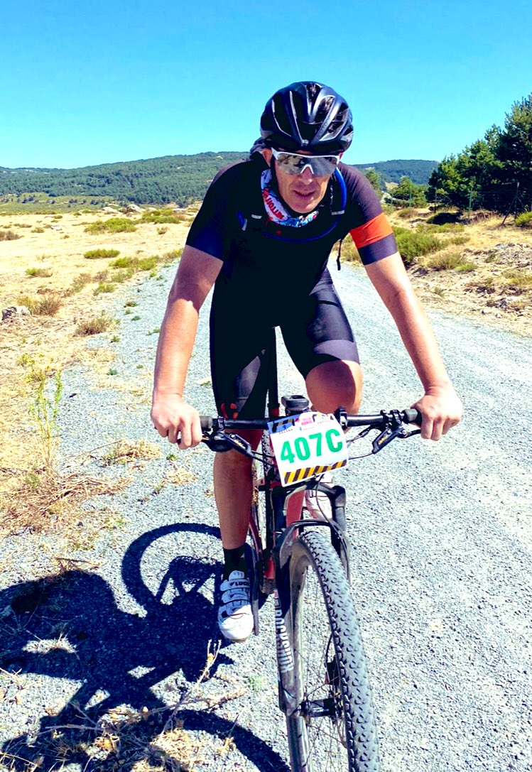 pasamontesluis's tweet photo. Fin de semana pedaleando con mis compañeros @TLgregarious en #VueltaMadridNonStop @FMCICLISMO 
Hicimos tres equipos de 4 componentes y conseguimos llegar todos a meta. Salimos el viernes a las 10h de la mañana y llegamos el domingo a las 8h de la mañana. #equipo #experiencias https://t.co/STszT2Qy4L