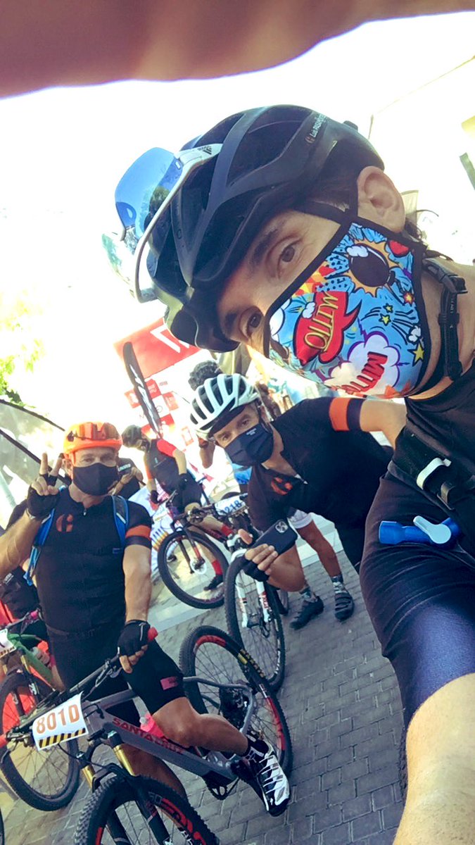 pasamontesluis's tweet photo. Fin de semana pedaleando con mis compañeros @TLgregarious en #VueltaMadridNonStop @FMCICLISMO 
Hicimos tres equipos de 4 componentes y conseguimos llegar todos a meta. Salimos el viernes a las 10h de la mañana y llegamos el domingo a las 8h de la mañana. #equipo #experiencias https://t.co/STszT2Qy4L