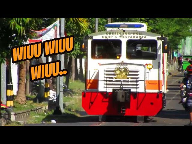 RasyidM96's tweet photo. HAMPIR 2 BULAN SEPI KERETA, JALUR WONOGIRIAN DILINTASI LORI DRESIN! | Purwosari - Wonogiri PP
https://t.co/bhmt8ibNdZ https://t.co/rkD4Ab66W2