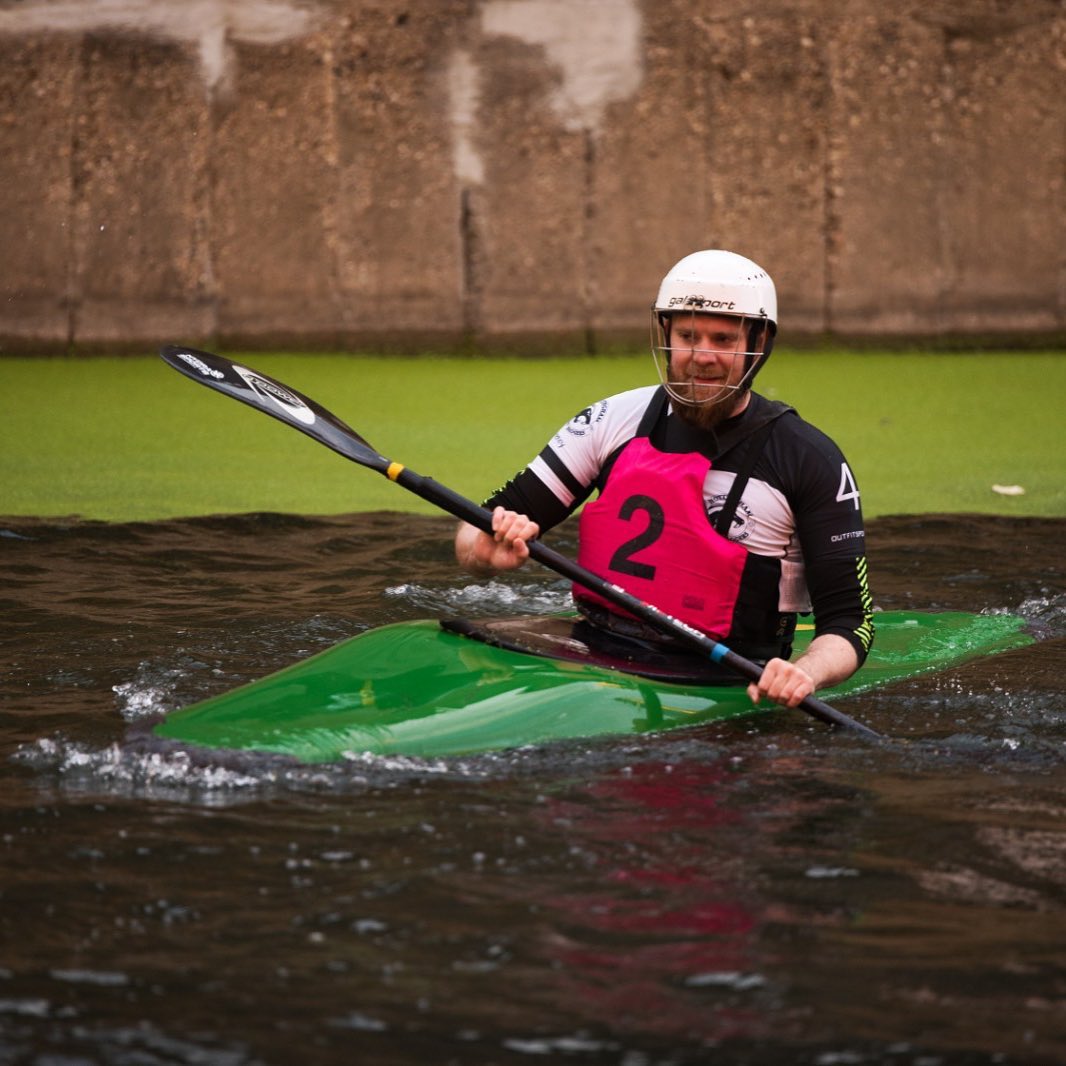 Pink and green on green. Paul eyeing up the opposition in #Poplar for Tuesday night training.

Photo by joelcourtfilm.

#canoepolo #kayakpolo