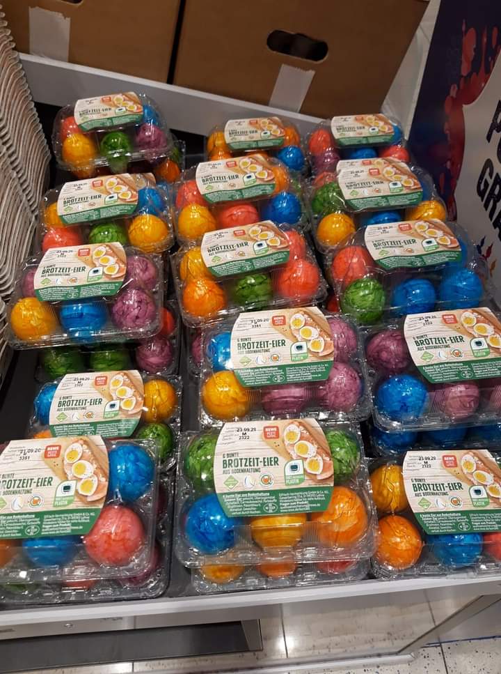 Beeper75's tweet photo. Im Moment regen sich ja alle auf,dass es schon Weihnachtsgebäck zu kaufen gibt. Der Rewe in Empelde ist schon einen Schritt weiter ;-)
#Ostern #weihnachten https://t.co/xtt6q4Qn3S