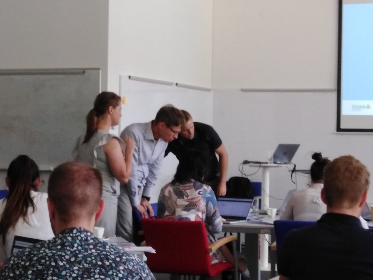 Colours_of_Data tweet media