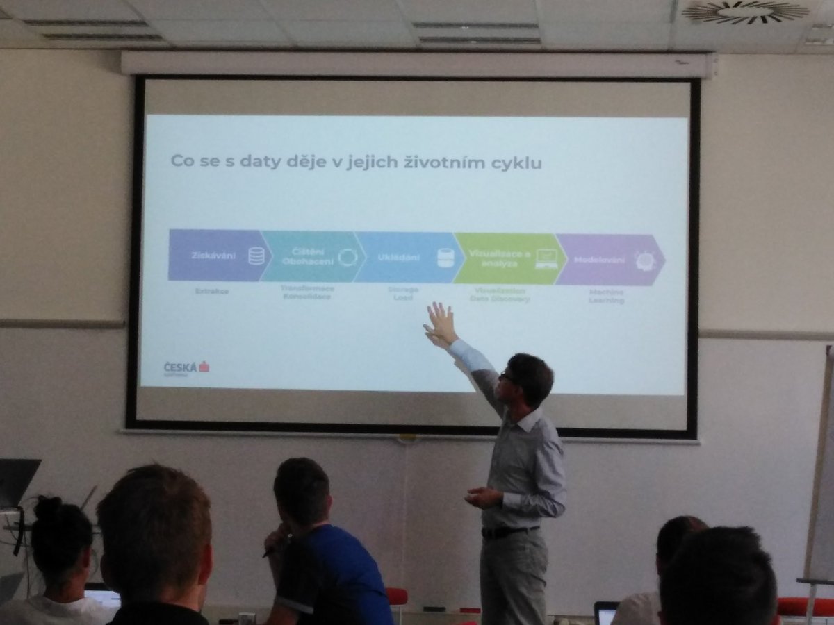 Colours_of_Data tweet media