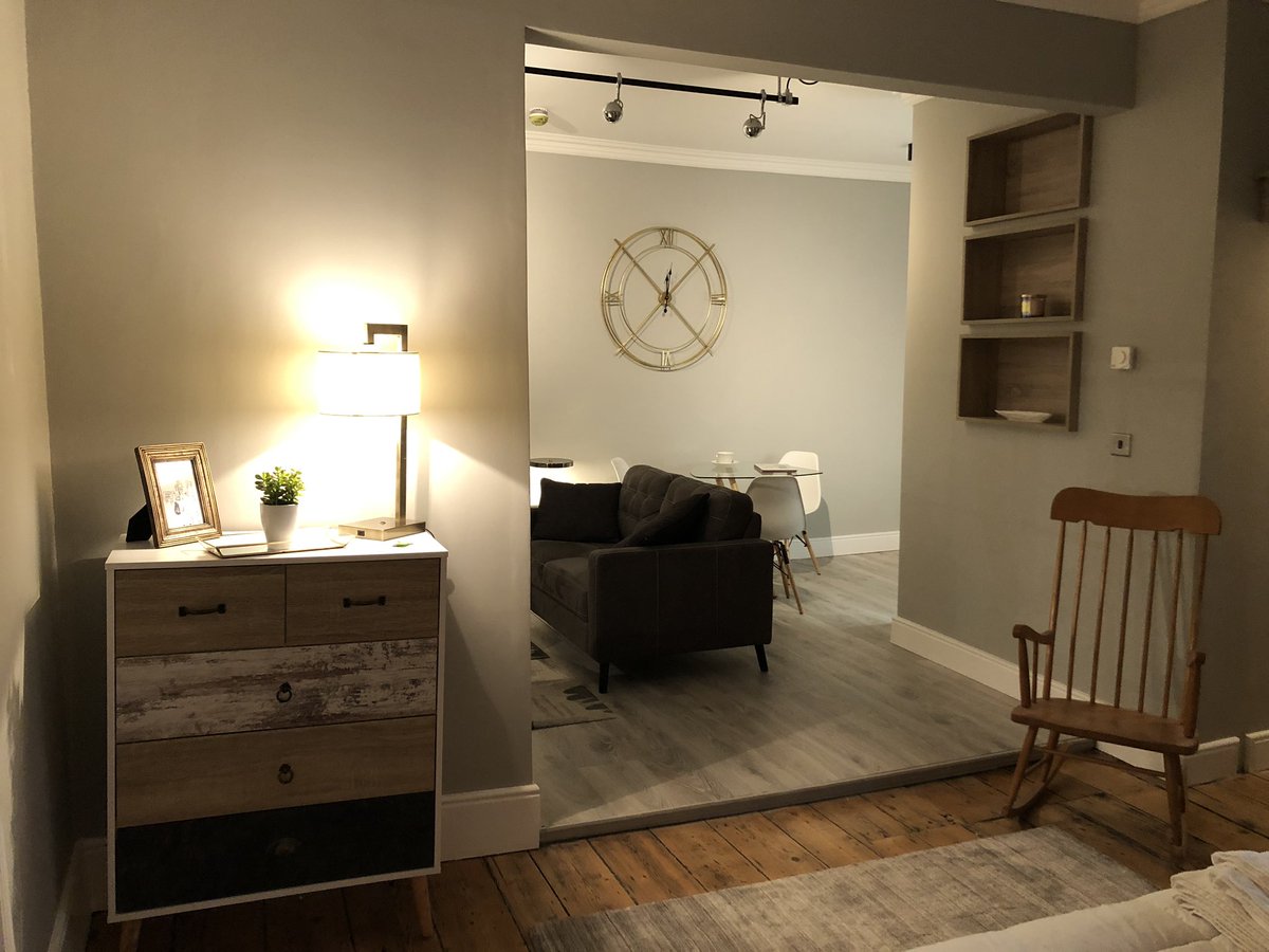 TheCrescentLmk's tweet photo. Big day today! First new resident in our front of house 2nd Fl room. Lots of prep work over the weekend. The house is coming back to life! Great to see. https://t.co/ZQWvz5Mwz2