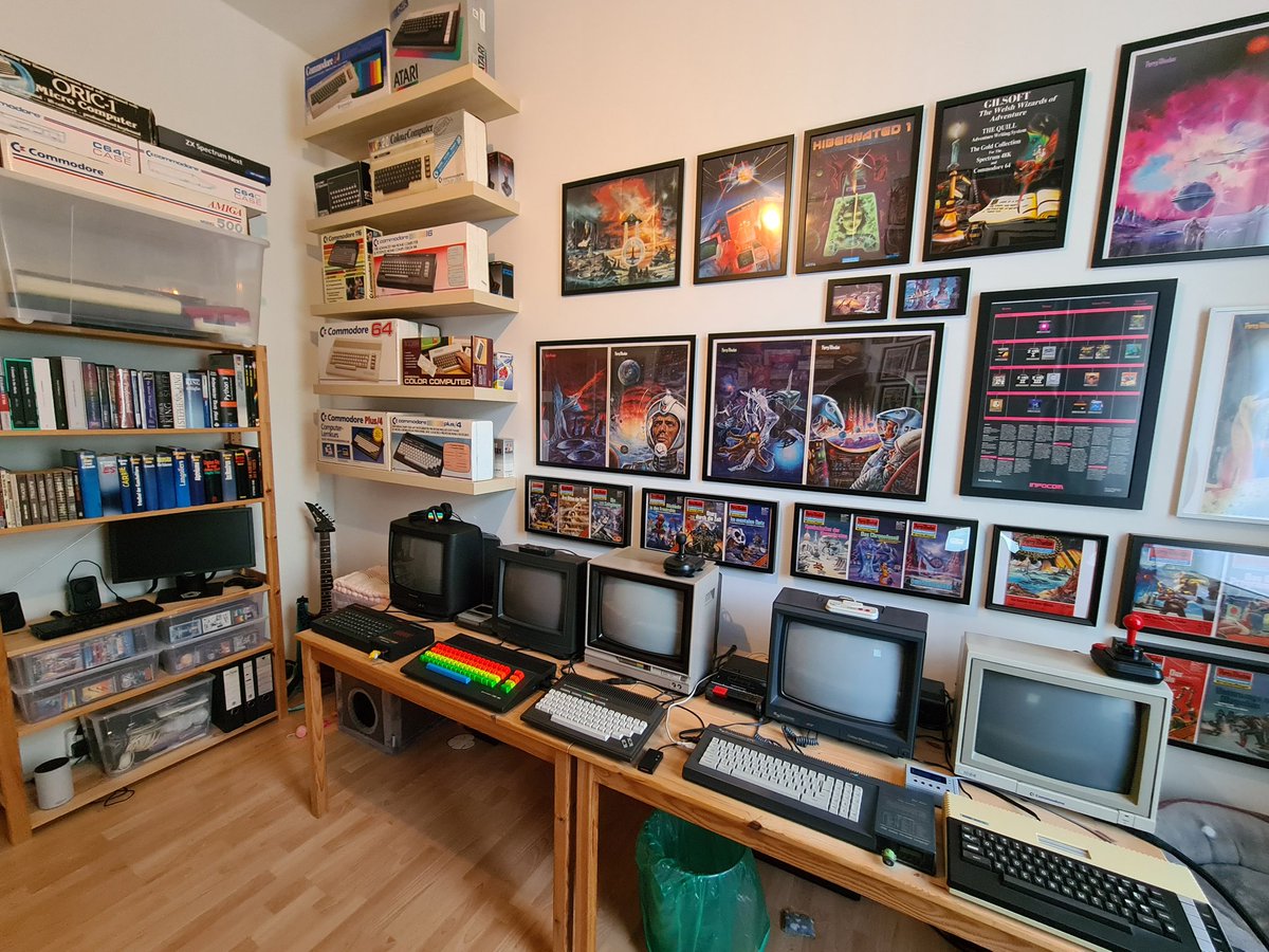 8bit_era's tweet photo. The new smartphone optionally allows photos with wider angle... so there you are, this is where the magic happens https://t.co/jZCoe8XfWZ