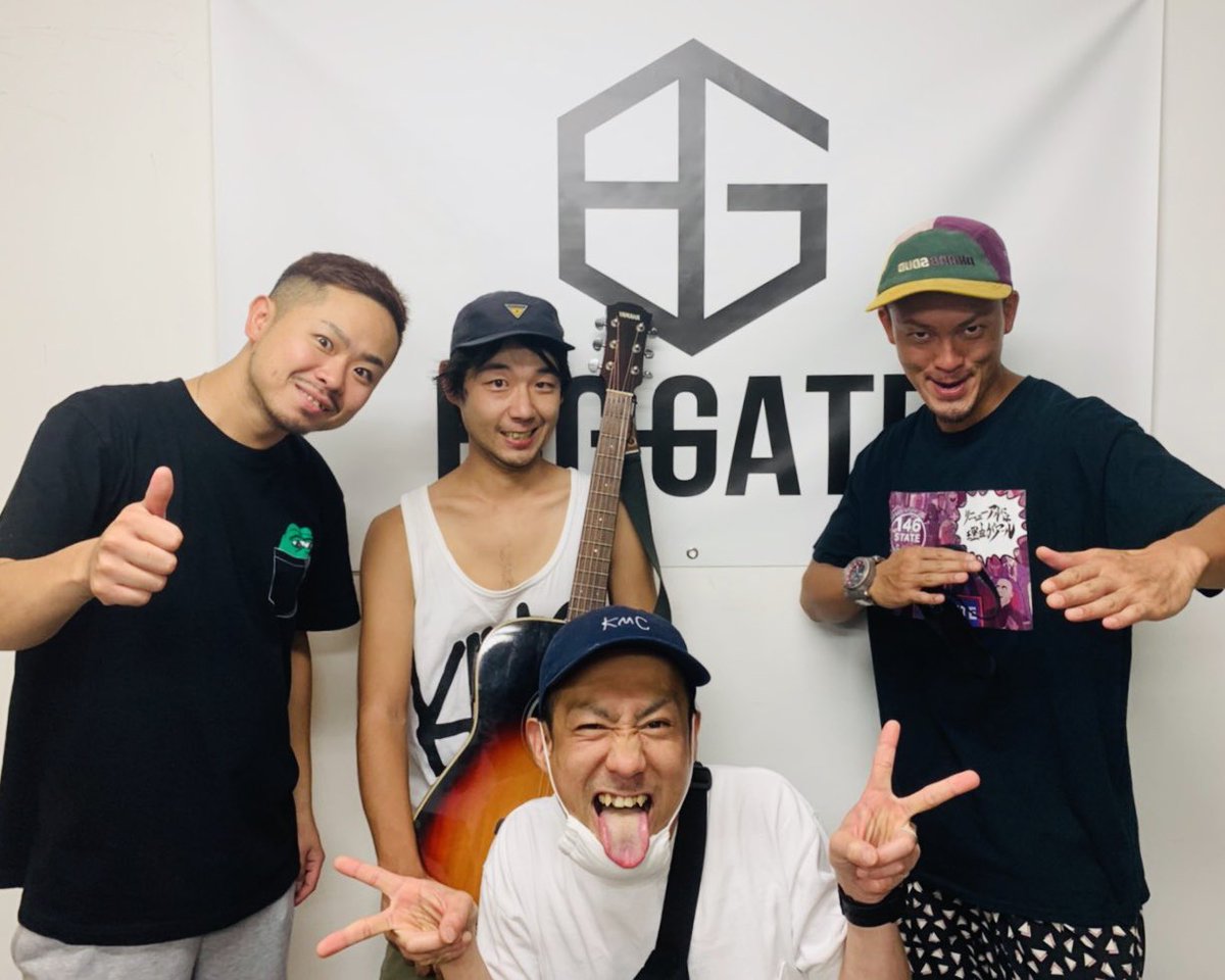 BigGate728's tweet photo. 【Studio Photo】

・Mah fr. BIG GATE
・NINE BEAT
・TAKA-P fr. 146
・SHADY

#shady #artist
#ninebeats #guitarlist
#biggate #ビッグゲート
#studio #office #music  
#production #recording https://t.co/yhkHZMYSwK