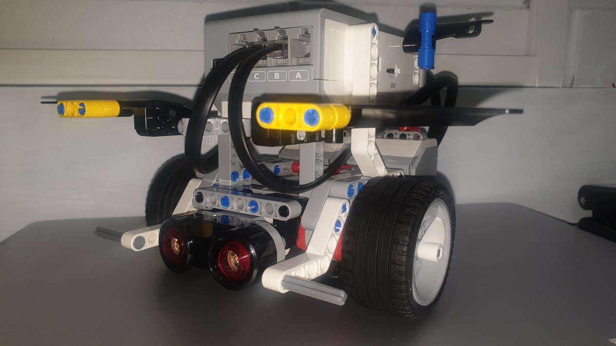 martindooling's tweet photo. Monday morning, task 1 complete #ev3 ready to go #STEMeducation #LEGO #edutechau https://t.co/J5pr1Q3rm0