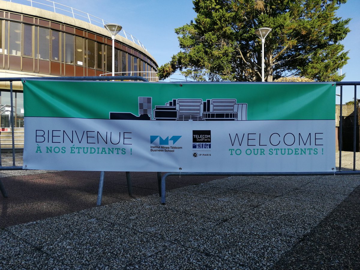 TelecomSudParis's tweet photo. #RENTREE2020 🚀  Nous y sommes ! Bienvenue à tous nos étudiants @TelecomSudParis @imt_bs @IMTFrance qui font leur rentrée sur notre #campus @VilledEvryCourc @grandparissud. #Engineering #manager https://t.co/CxU1V0yrnT
