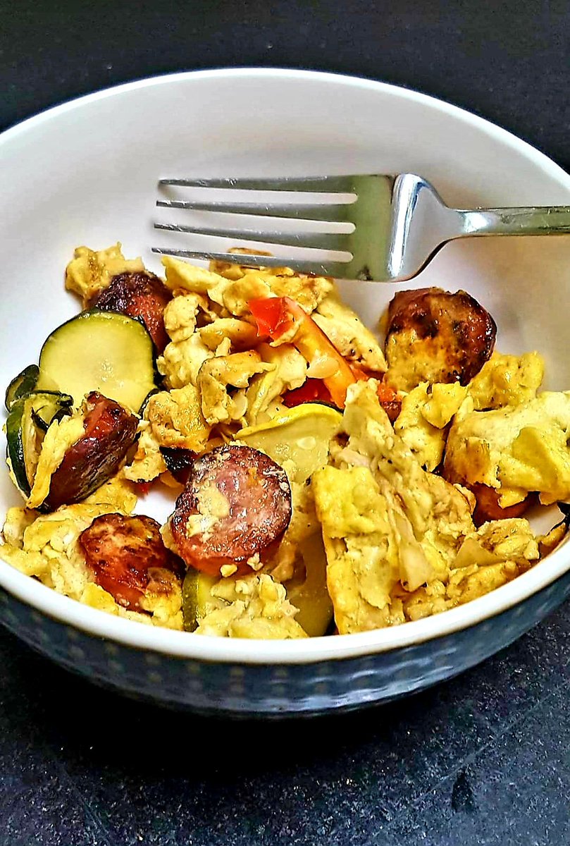 QCSausage's tweet photo. Start your Labor Day the Queen City way....QCS Hot Smoked Sausages sliced and mixed with scrambled eggs and veggies....YUM! Sent to us by our good friend #RobertTodd! Happy Labor Day!!!🎉🌞🥰
#LaborDay #PowerBreakfast #HotSmokedSausages https://t.co/50MGuY3Nng