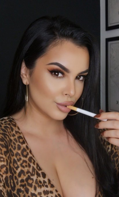 🚬 https://t.co/biGXgwj8rb<a href="/tag/smokingfetish"class="tags"><span>#smokingfetish</span></a>