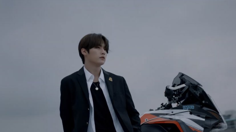 ☆ #StrayKids #LeeKnow #리노