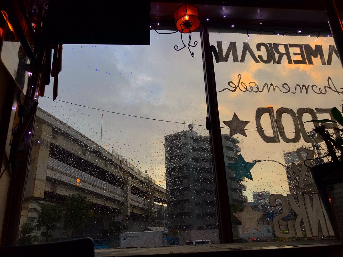 hojaluna's tweet image. 激しい雨の後の夕空。暫くしてまた☔️夜もドバーと降っては止んでの繰り返しかな⛈
#hellonewweek #hellomonday #basketballcafe #balltongue #tokyoeastside #photography