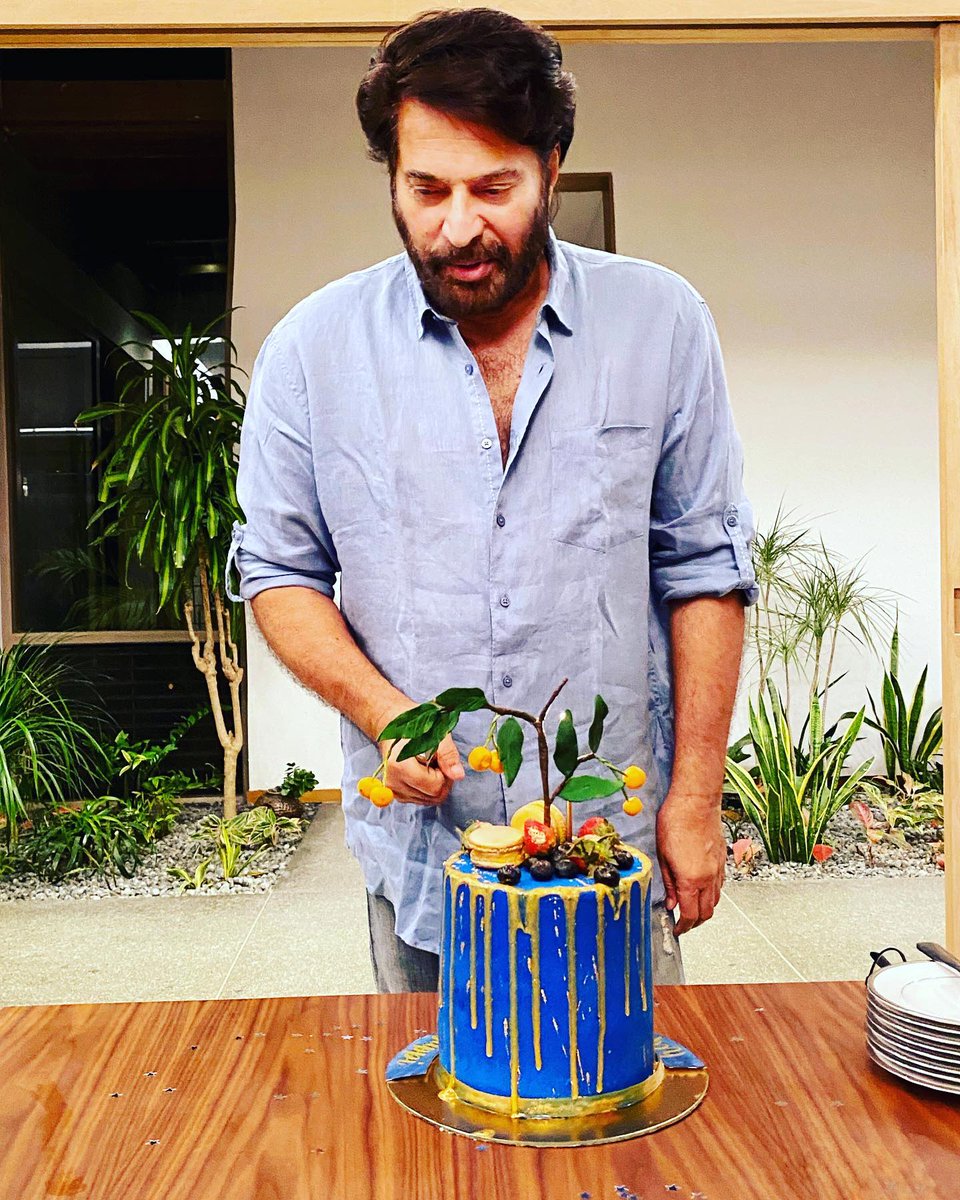JaleelJamshid's tweet photo. 1M needed in 58 minutes ⚡

#HappyBirthdayMammukka https://t.co/10YM6YZ4Nm