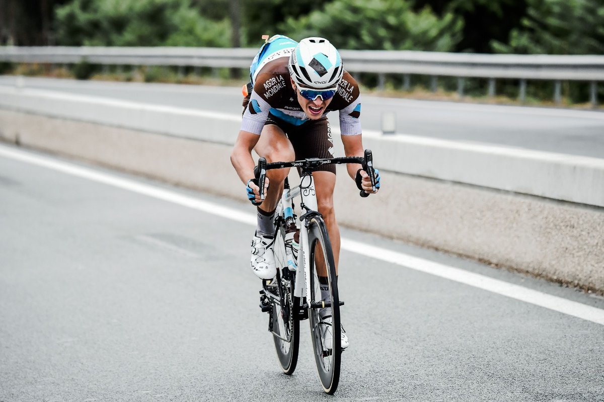 🔁 RT si tu penses que <a href="/BenoitCosnefroy/">Cosnefroy Benoit</a> est le coureur le plus combatif de la 1ère semaine ! 🔁

#PrixAntargaz #TDF2020