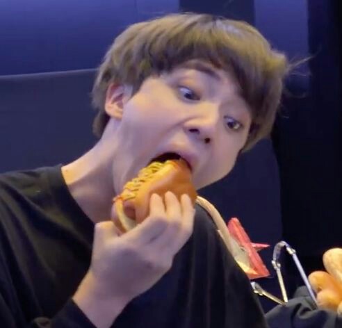 You feel full just by seeing him eating