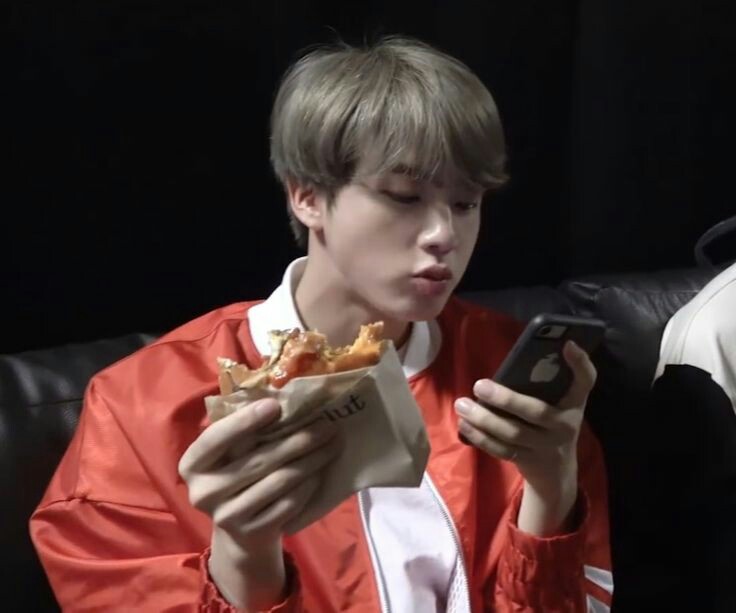 You feel full just by seeing him eating