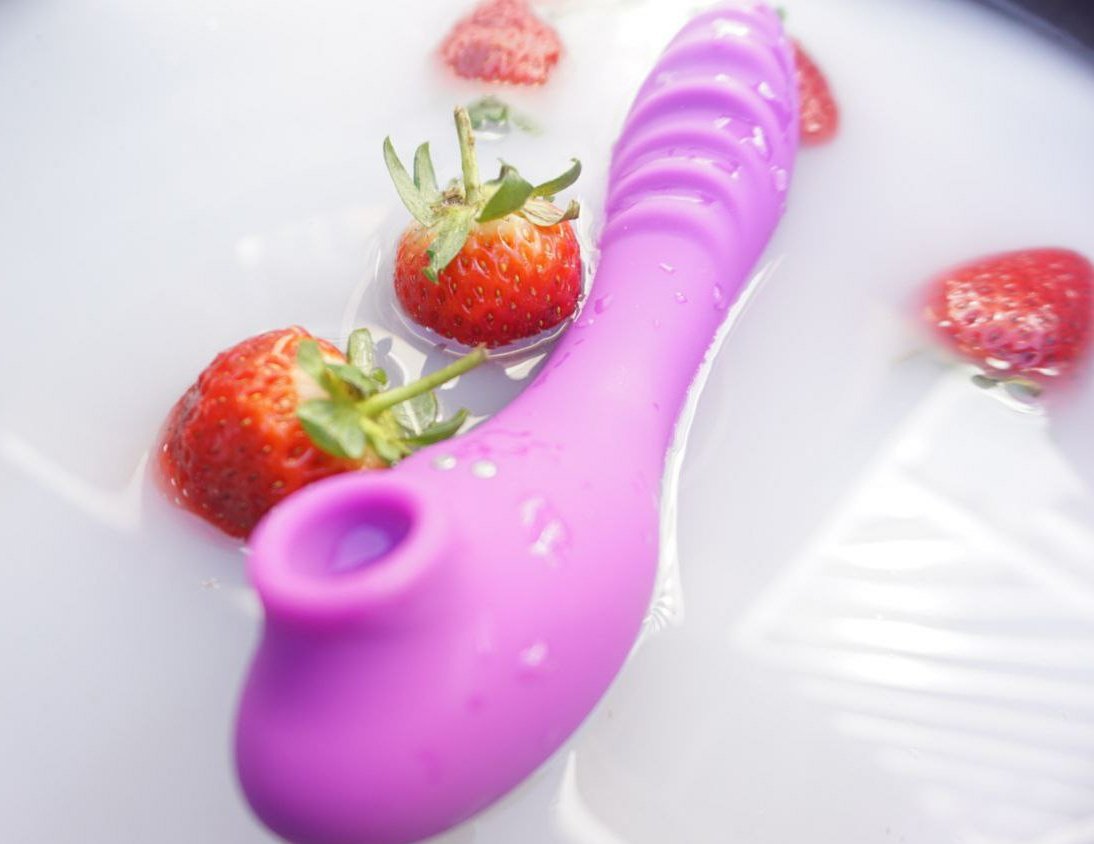 Flirtylips2's tweet photo. Mondays are never blue with Alex!
This toy comes with 10 powerful modes, a clitoris messager and heating vibrator pointππ
Get Alex for just N$450
#flirtylips #Getthefeels https://t.co/574VNAwt1f