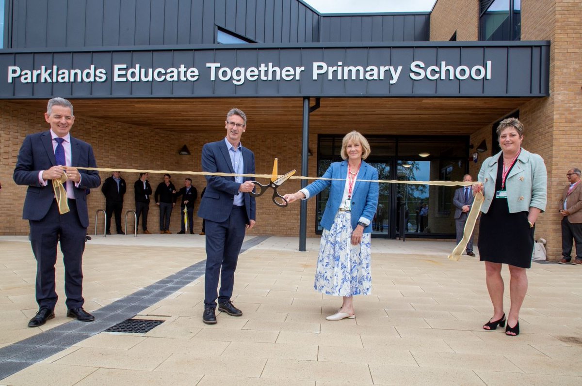 WillmottDixon's tweet photo. On Friday the ribbon was cut on the new primary school we delivered for @NorthSomersetC. Parklands Educate Together can cater for 420 pupils spread across 14 modern classrooms. We hope that the staff & pupils are enjoying their first day #education #FirstSchoolDay @scape_group https://t.co/oksuM5Nffn