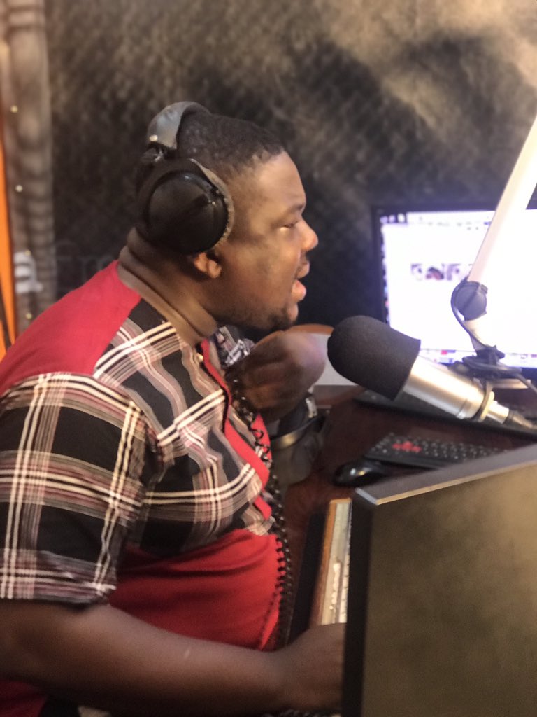 onua951fm's tweet photo. Join @braa_emmanuel on Ayekoo live on #onua951fm 

#ayekoo https://t.co/j8orFDKj2P