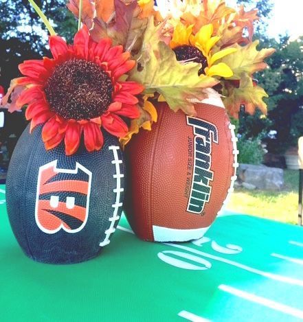 #MakeItYourselfMonday 🏈 Throwback to the 2016 season when our studio mom <a href="/sharbsicle/">Meg Sharbs</a> made these football flower vases with our friends on <a href="/gooddaycolumbus/">Have a </a> ! 
buff.ly/3kKN3bR