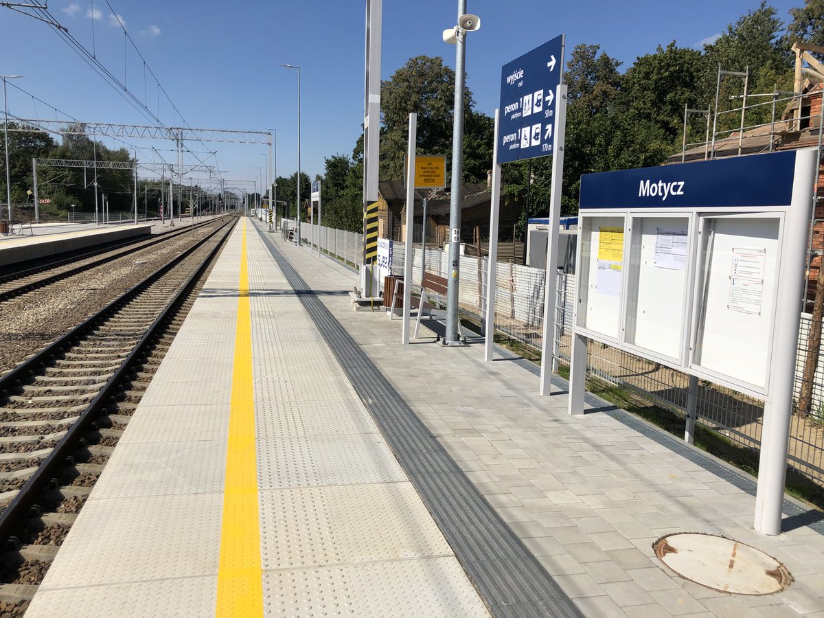 SienkiewiczMat's tweet photo. Lk7---> już coraz bliżej ukończenia 😎🚄🚅🚈
#SienkiewiczMatBud #budownictwo #beton #beton #concrete #precast #prefabrykaty #kolejnictwo #płytaperonowa #ściankaperonowa #LK7 https://t.co/XyLt3RW6dj